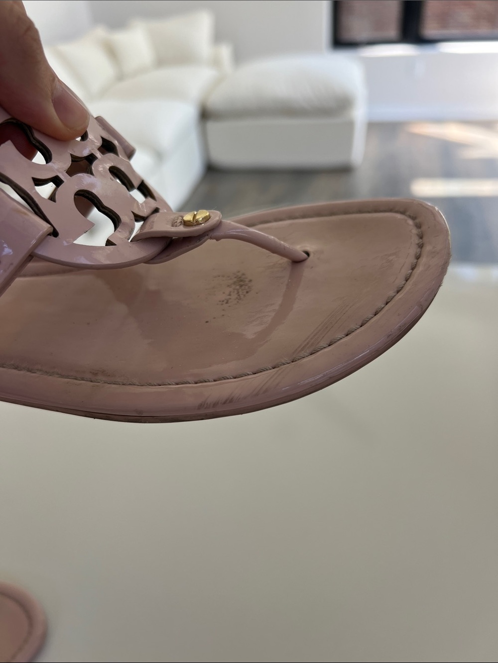 Tory Burch sea shell light pink miller patent leather flip flops sandals 8 - Picture 8 of 12